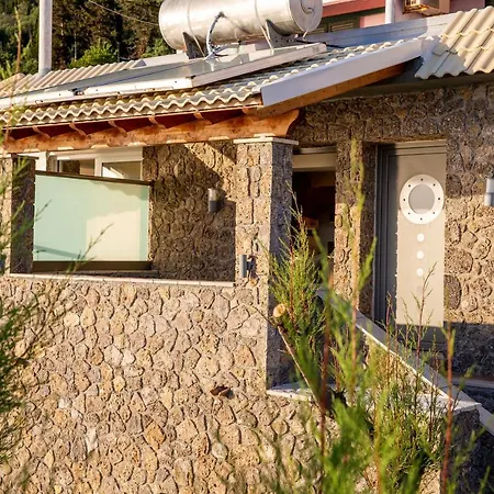 Holiday home Black Rocks Luxury Seafront Agios Gordios (Corfu)