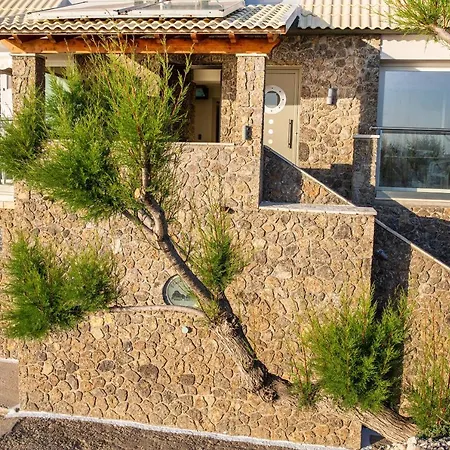Black Rocks Luxury Seafront Holiday home Agios Gordios (Corfu)