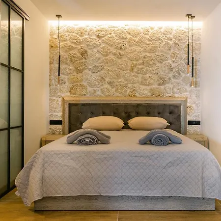 Black Rocks Luxury Seafront Agios Gordios (Corfu)