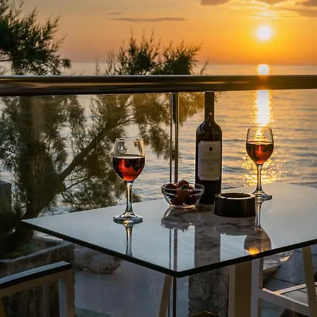 Black Rocks Luxury Seafront Agios Gordios (Corfu)