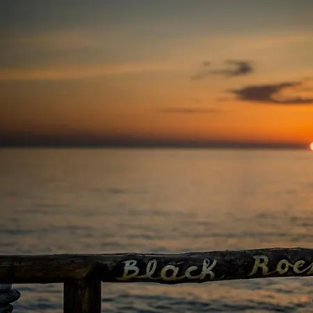Black Rocks Luxury Seafront * Agios Gordios (Corfu)